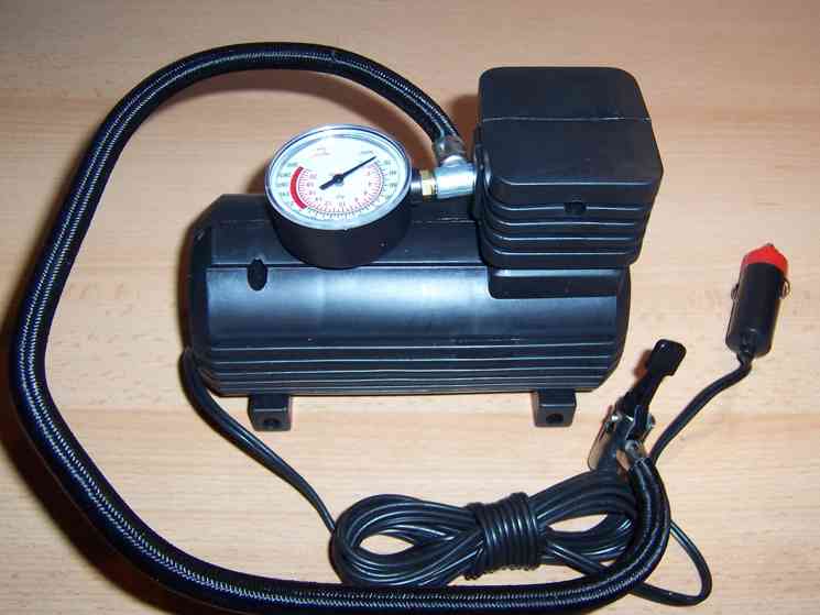 Mini kompresor samochodowy 250 PSI